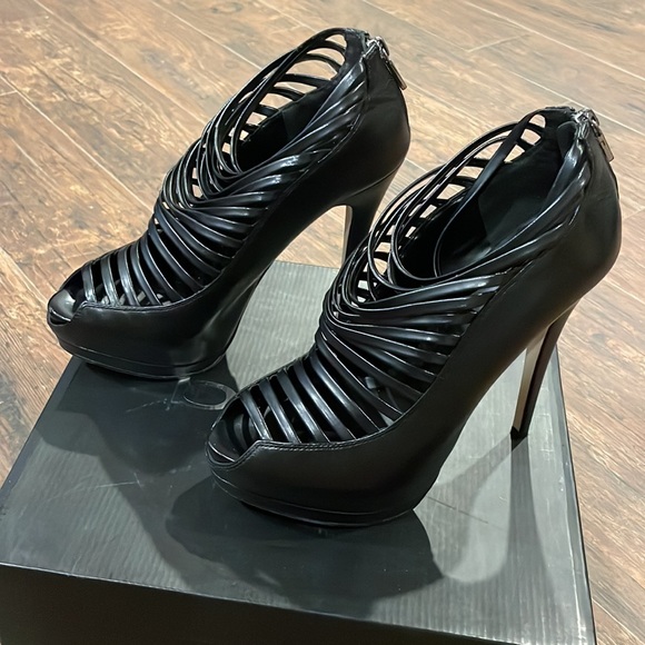 Bebe Jennifer Shoes - Picture 2 of 4